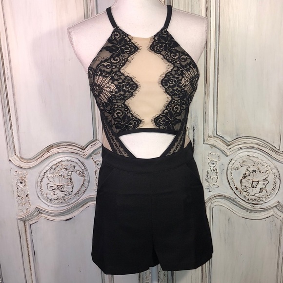 San Joy NWT Black and Cream Lace and Sheer With Cut Out Romper Size Small - Picture 1 of 13